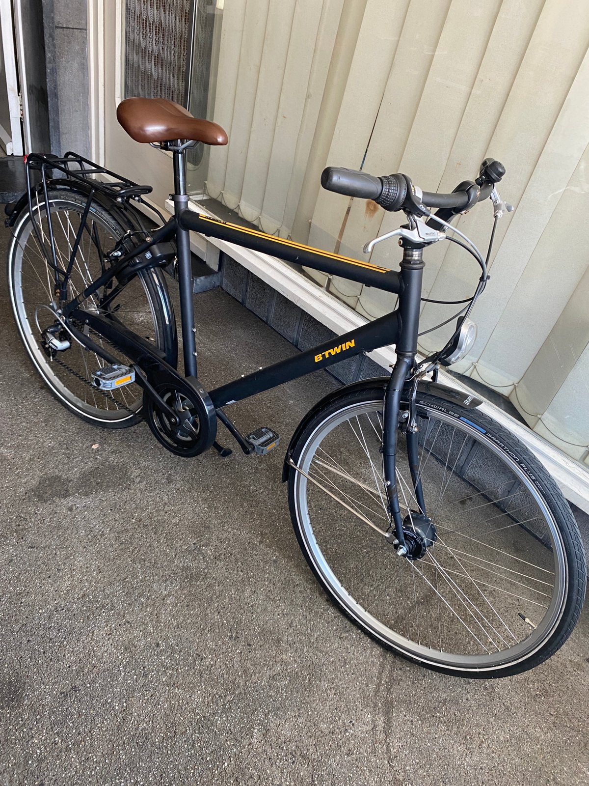 perfect herenfiets/nieuw zadel banden pedalen en 2 sleutels, Ophalen, Zo goed als nieuw