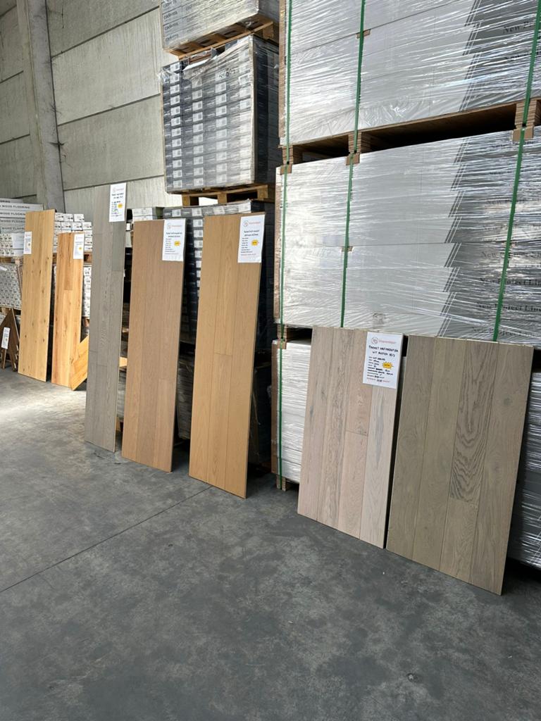 PVC, laminaat en parket Donderdag 14 mei uitverkoop, Doe-het-zelf en Bouw, Tegels, 40 tot 60 cm, Ophalen of Verzenden, Zo goed als nieuw