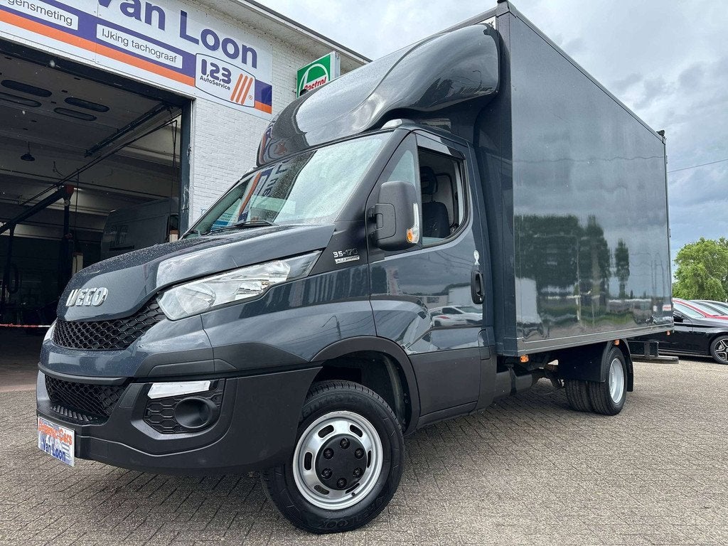 Iveco Daily 35C180 3.0 Turbo VGT Hi-MaticAutomaat, Cruise co, Autos, Euro 5, Achat, 4 portes, Entreprise