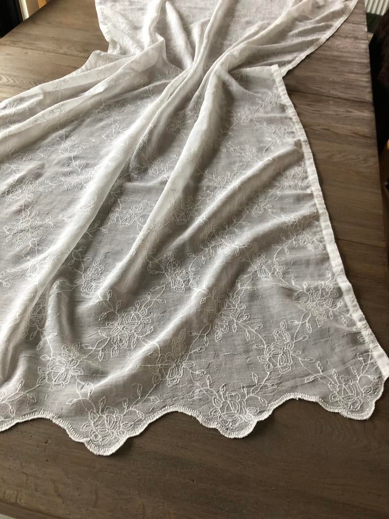 Nappe fine brodée - chemin de table de Pimlico, Enlèvement ou Envoi, Neuf, Rectangle