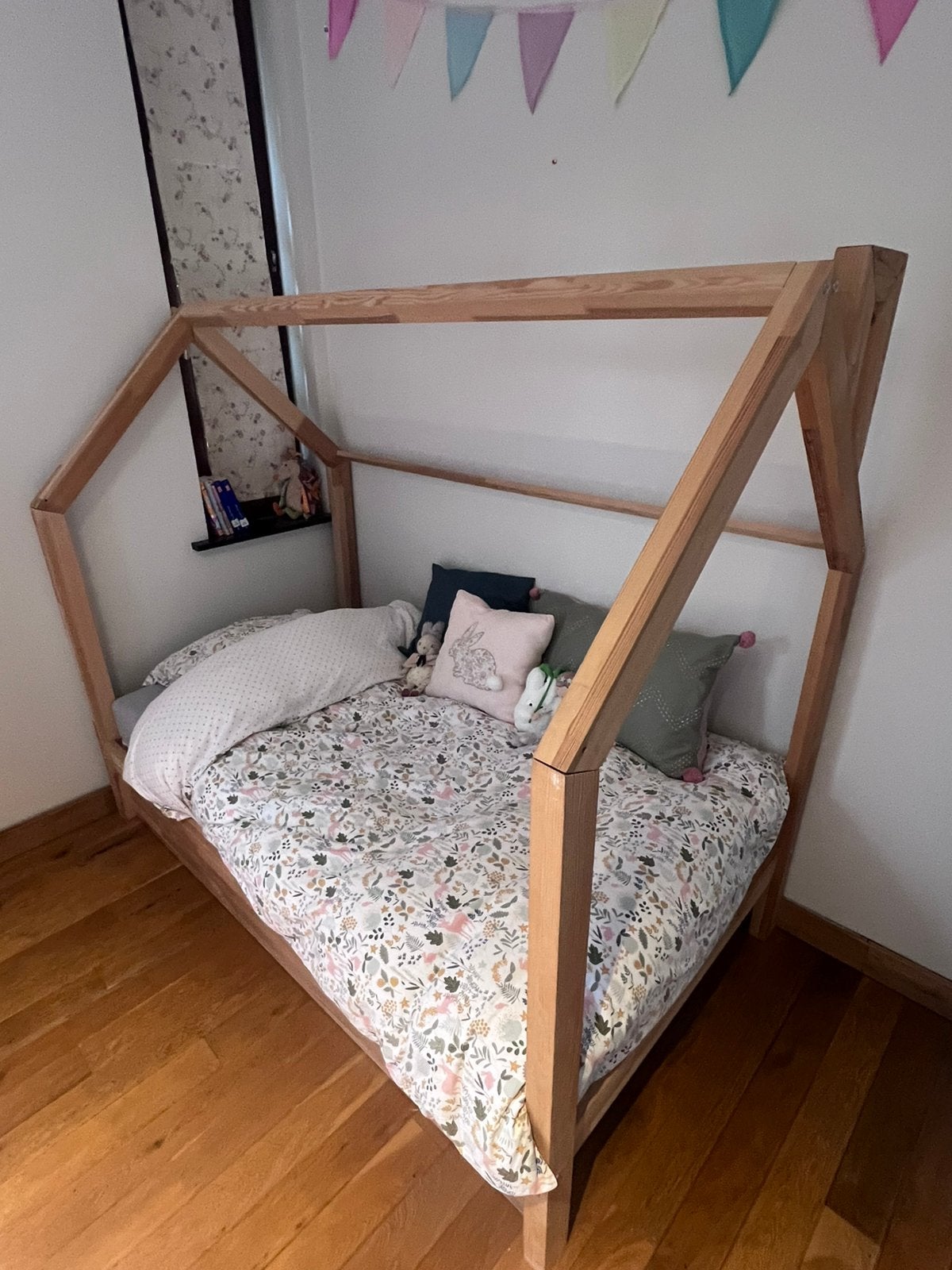 Lit cabane en bois avec tiroir + matelas, Sommier à lattes, Enlèvement, 160 à 180 cm, 85 à 100 cm
