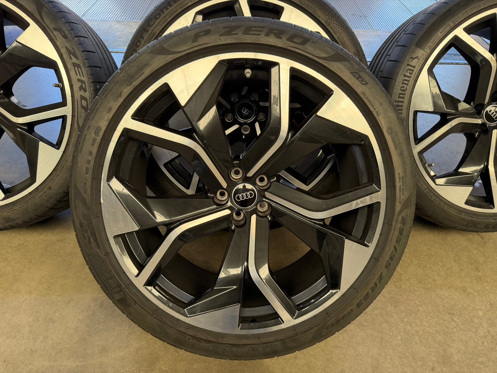 Audi RSQ8 SQ8 Q8 23 inch velgen Pirelli banden Origine, Autos : Pièces & Accessoires, Neuf, Pneus et Jantes, 295 mm, Autres dimensions
