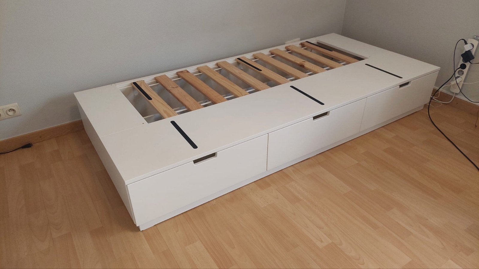 bed 90x200 NODLI IKEA (+ gratis matras), Maison & Meubles, Chambre à coucher | Matelas & Sommiers, 90 cm, Matelas, Une personne