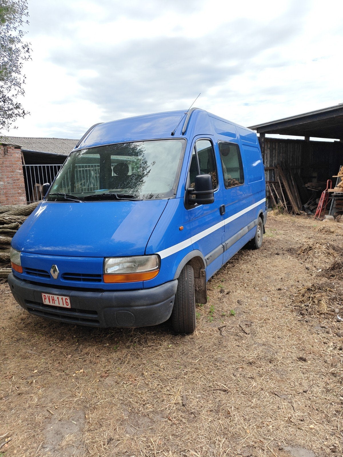 Lichte vracht Renault Master met dubbele zitbank, Auto's, Bestelwagens en Lichte vracht, Voorwielaandrijving, 4 deurs, Stof, 2000 kg
