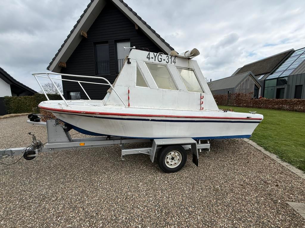 5,5 meter vis console boot met trailer, Watersport en Boten, Ophalen
