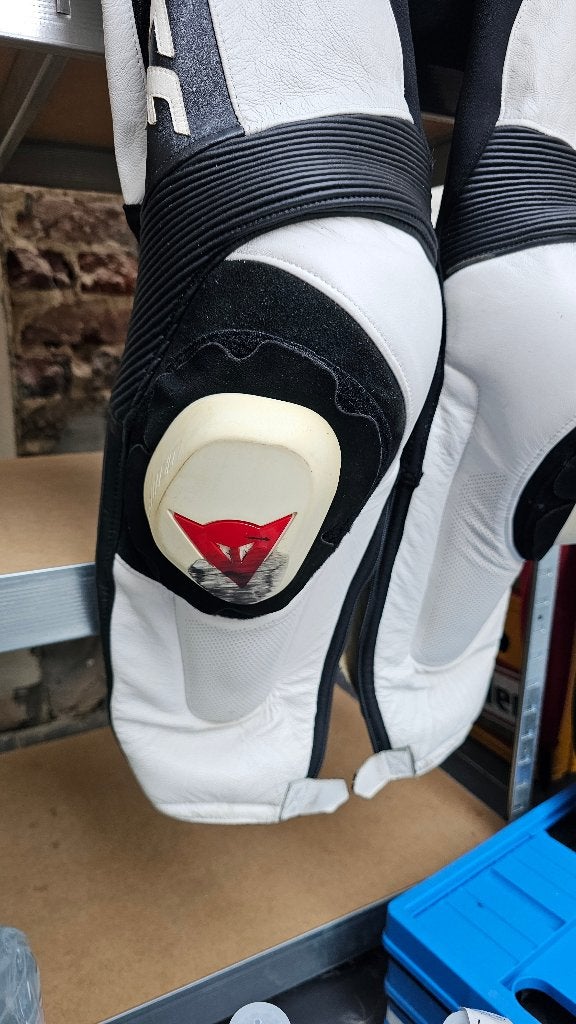 Dainese Trickster ééndelig Racepak moto maat 52, Motoren, Ophalen, Dainese, Tweedehands, Heren