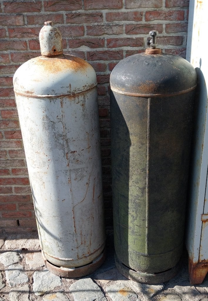 Grote gasflessen, Ophalen