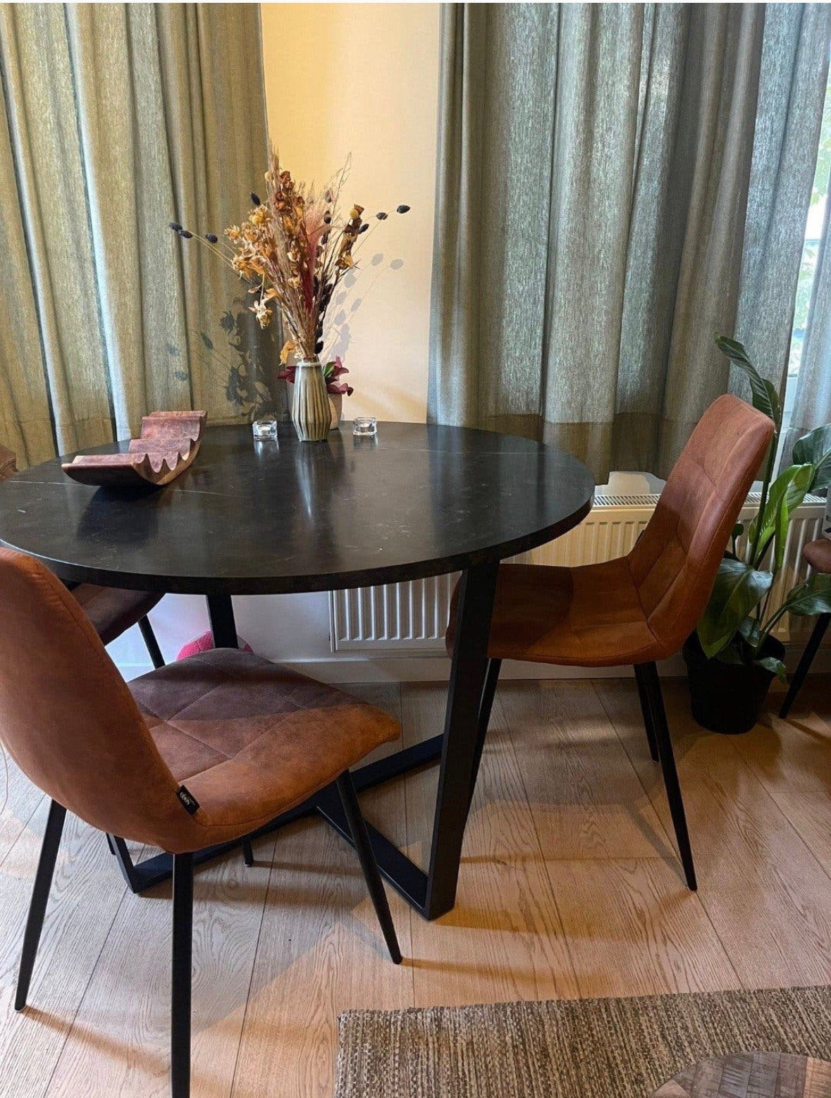 Ronde tafel, Ophalen, Zo goed als nieuw
