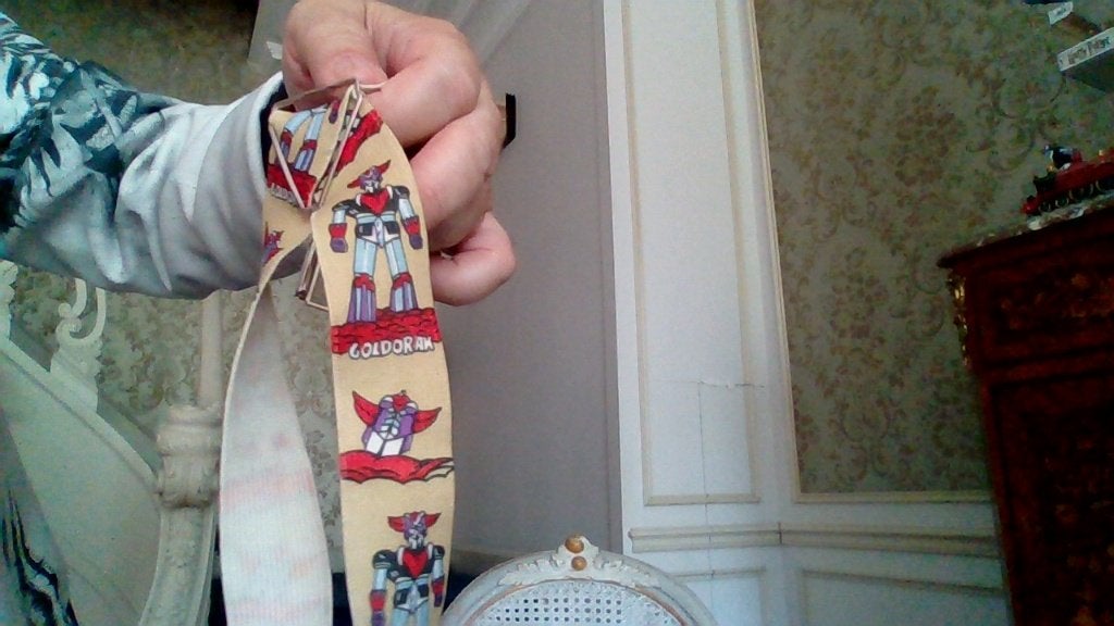 Bretelle vintage goldorak 1978, Enlèvement