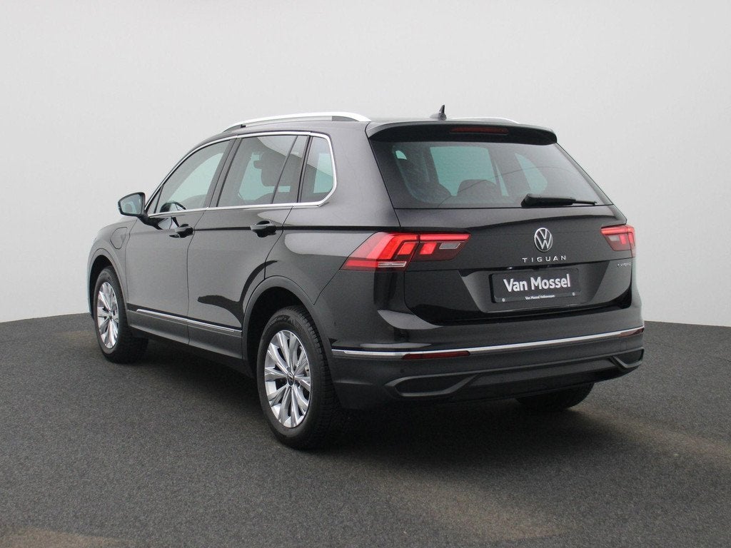 Volkswagen Tiguan 1.5 TSI eHybrid 110kW DSG Life, Auto's, Stof, Zwart, 150 min, Plug-in hybride