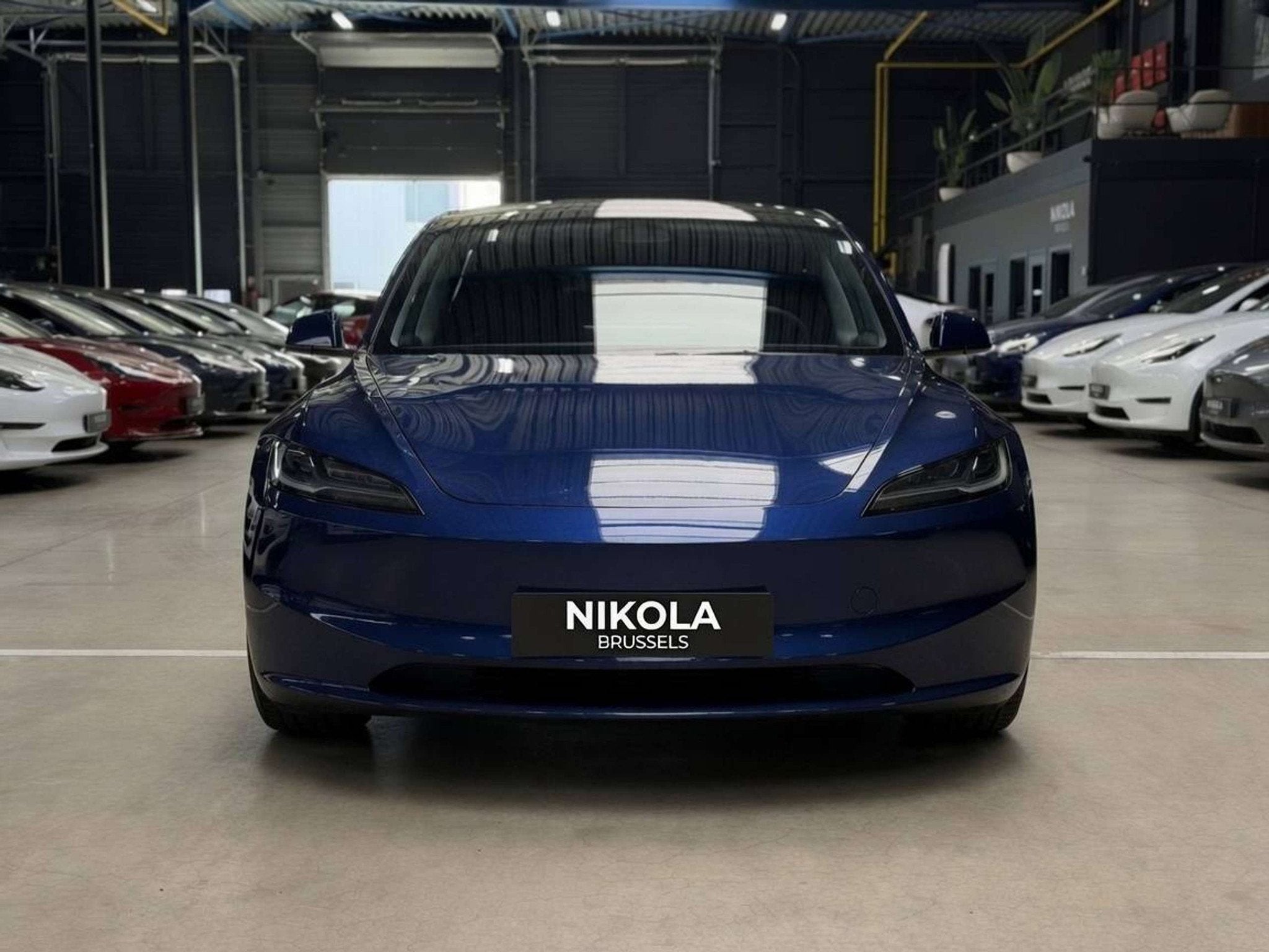 Tesla Model 3 REAR WHEEL DRIVE - AUTOPILOT - HIGHLAND PREMIU, Auto's, Tesla, Automaat, Achterwielaandrijving, Gebruikt, Zwart