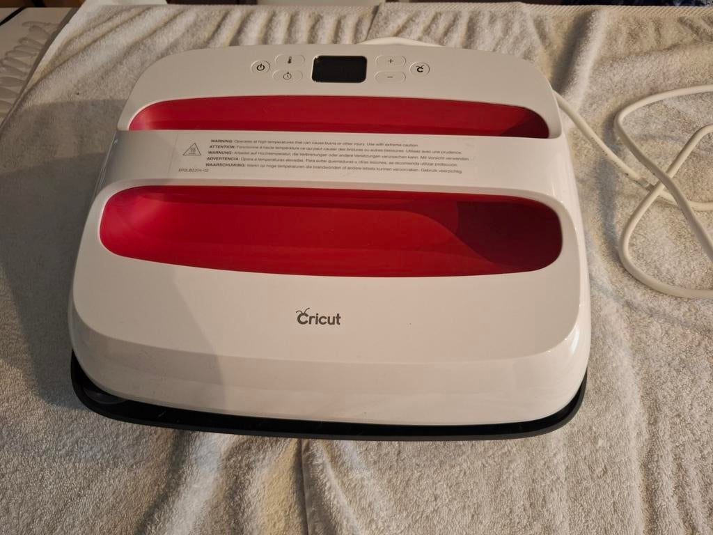Cricut easy press 2, Hobby & Loisirs créatifs, Bricolage, Enlèvement, Comme neuf, Cricut