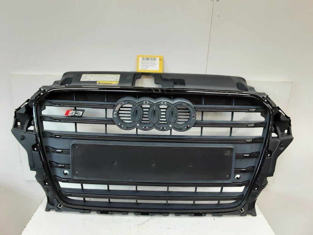 GRILLE AÉRATION S3 Limousine (8VM / 8VS) (8V3853651BC), Auto-Union-Straße  1,
85057  Ingolstadt, DE, Info@audi.de, Audi, Utilisé