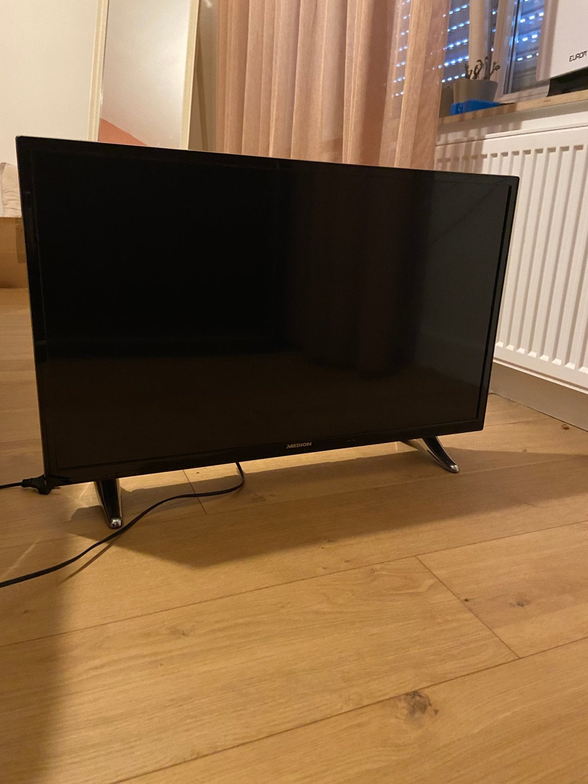 Medion 32 inch LCD tv, Ophalen, Zo goed als nieuw, LCD, Overige merken