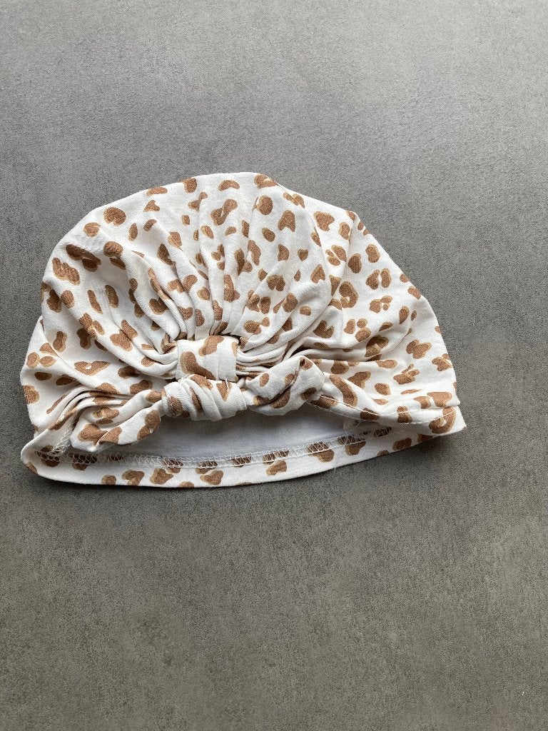 Baby muts, Kinderen en Baby's, Babykleding | Mutsen, Sjaals en Wanten, Ophalen of Verzenden, Zo goed als nieuw, Muts