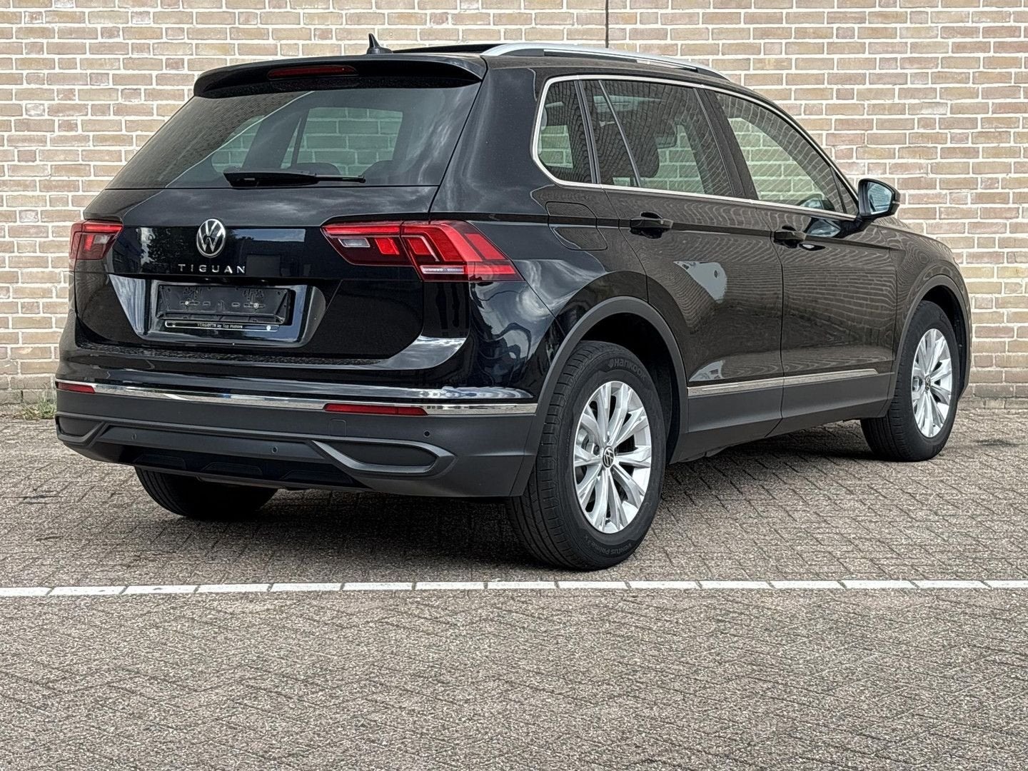 Volkswagen Tiguan 2.0 TDI Comfortline Business | € 15.500,-, Auto's, Volkswagen, Zwart, Zwart, Bedrijf, SUV of Terreinwagen