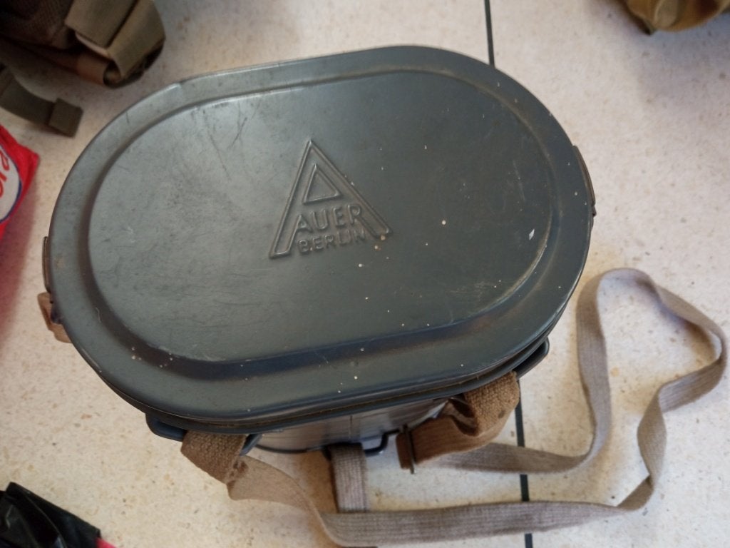 Militaria Bundeswehr Boite de Masque à Gaz Auer Berlin, Envoi, Armée de terre, Autres types