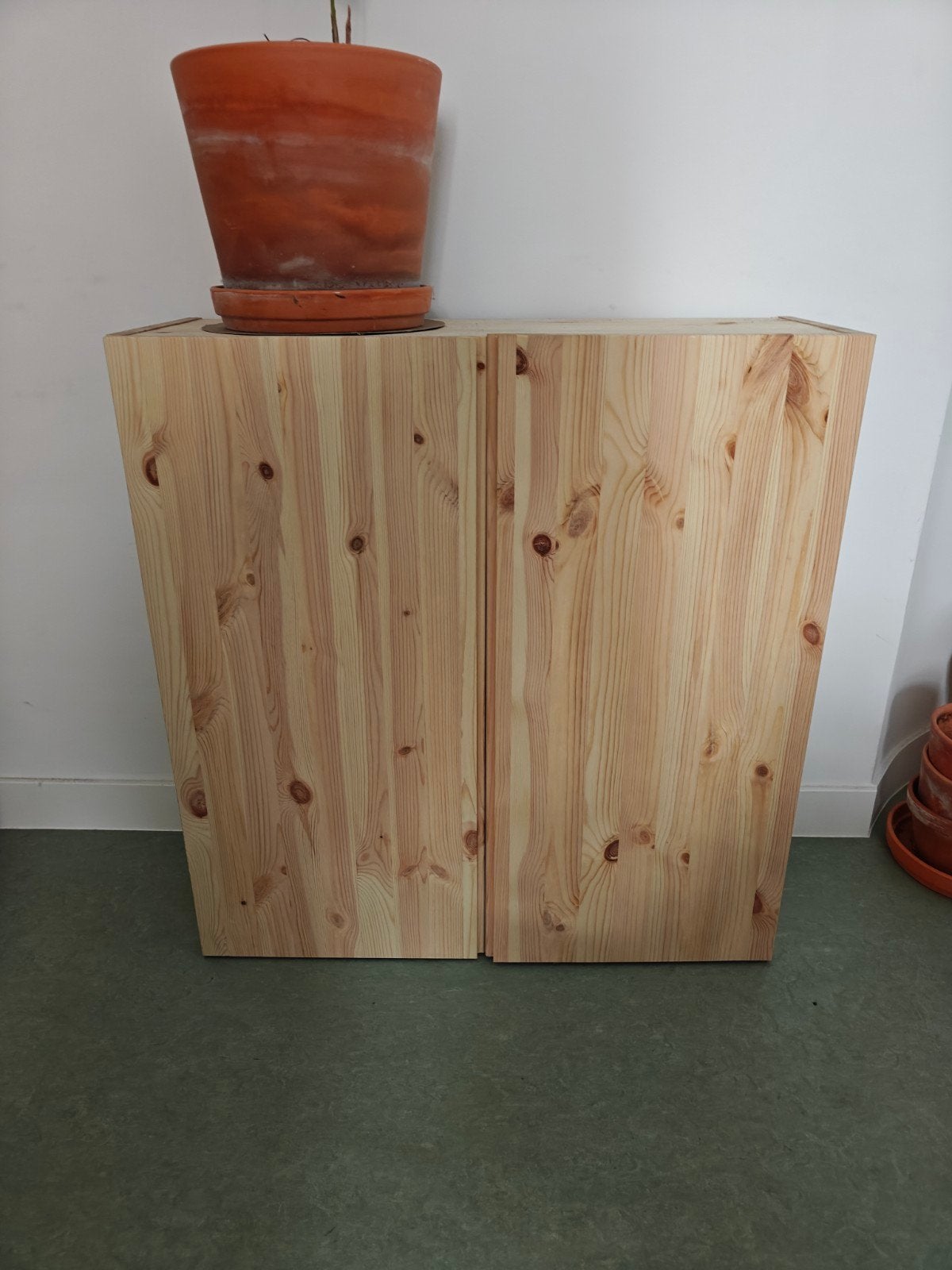 Ivar kast, Ophalen