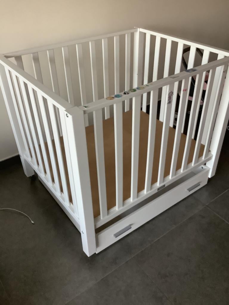 Baby park Bobita op wieltjes met extra opbergkast, Enlèvement, Utilisé, Carré, Tiroir