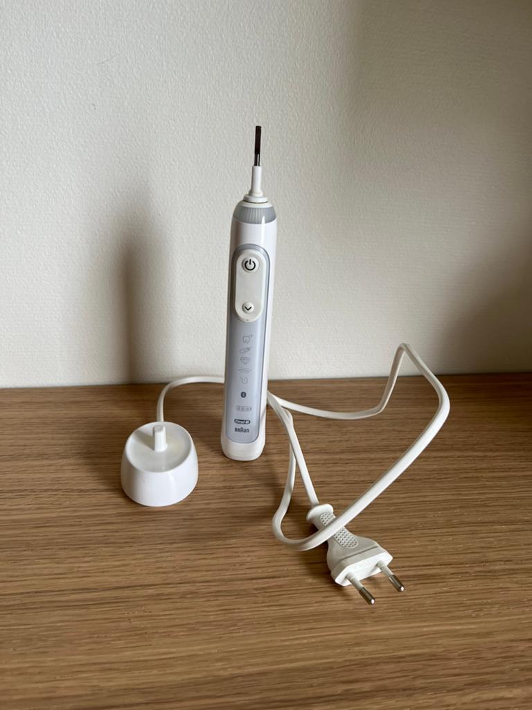 Elektrische tandenborstel Braun met app, Enlèvement, Comme neuf, Brosse à dents