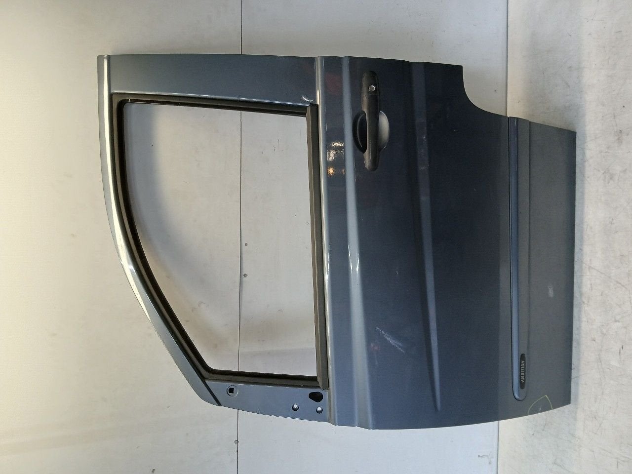 Portier links voor Mercedes-Benz Vito, Onderdelen@venauto.nl, Van der Ven Autorecycling B.V., Ettenseweg 76, 4706 PB Roosendaal, The Netherlands