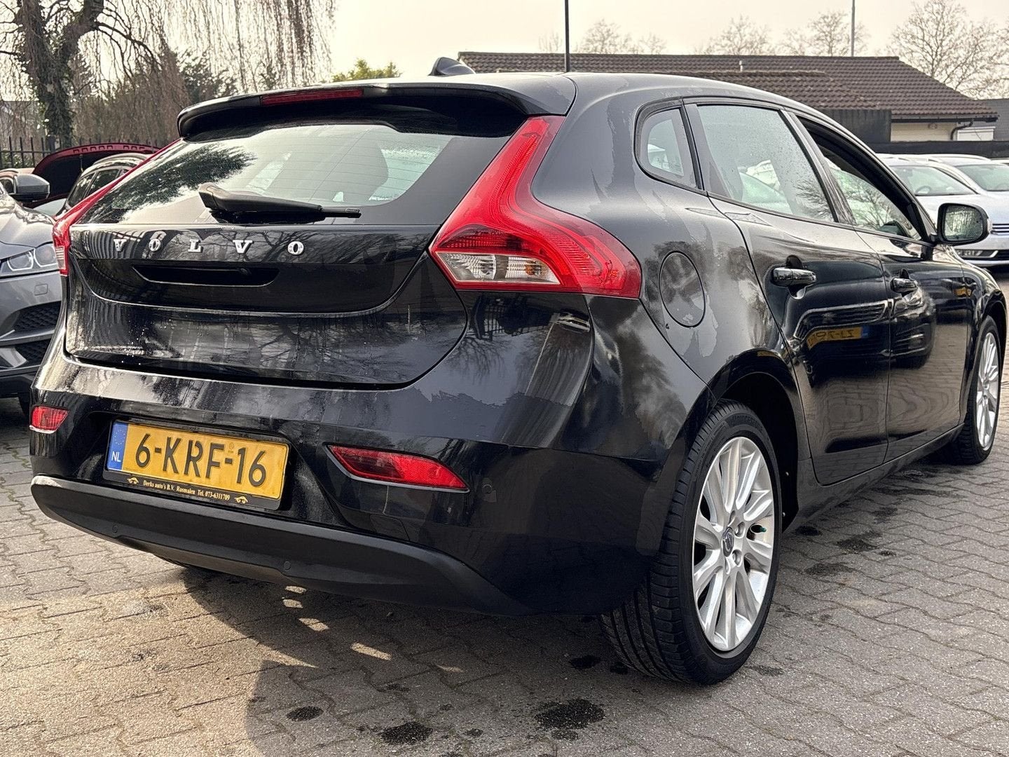 Volvo V40 1.6 D2 Kinetic | Climate | Cruise | Navi | PDC | A, Auto's, 88 g/km, Zwart, Start-stop-systeem, V40