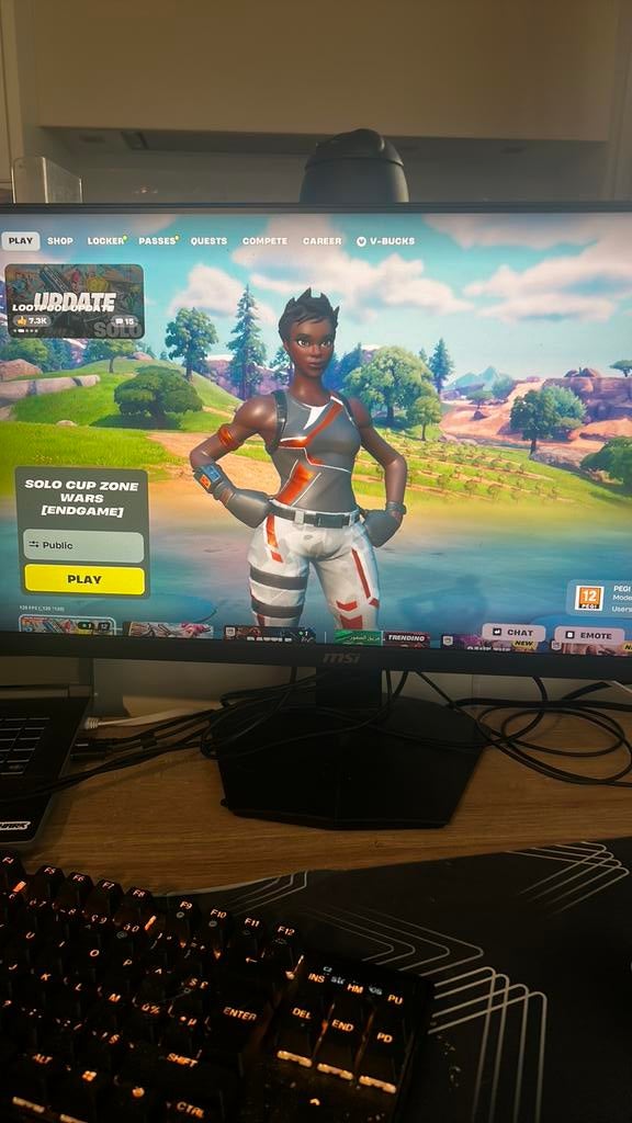 Msi thin 15 i5 msi monitor 165Hz, Games en Spelcomputers, Ophalen, Zo goed als nieuw