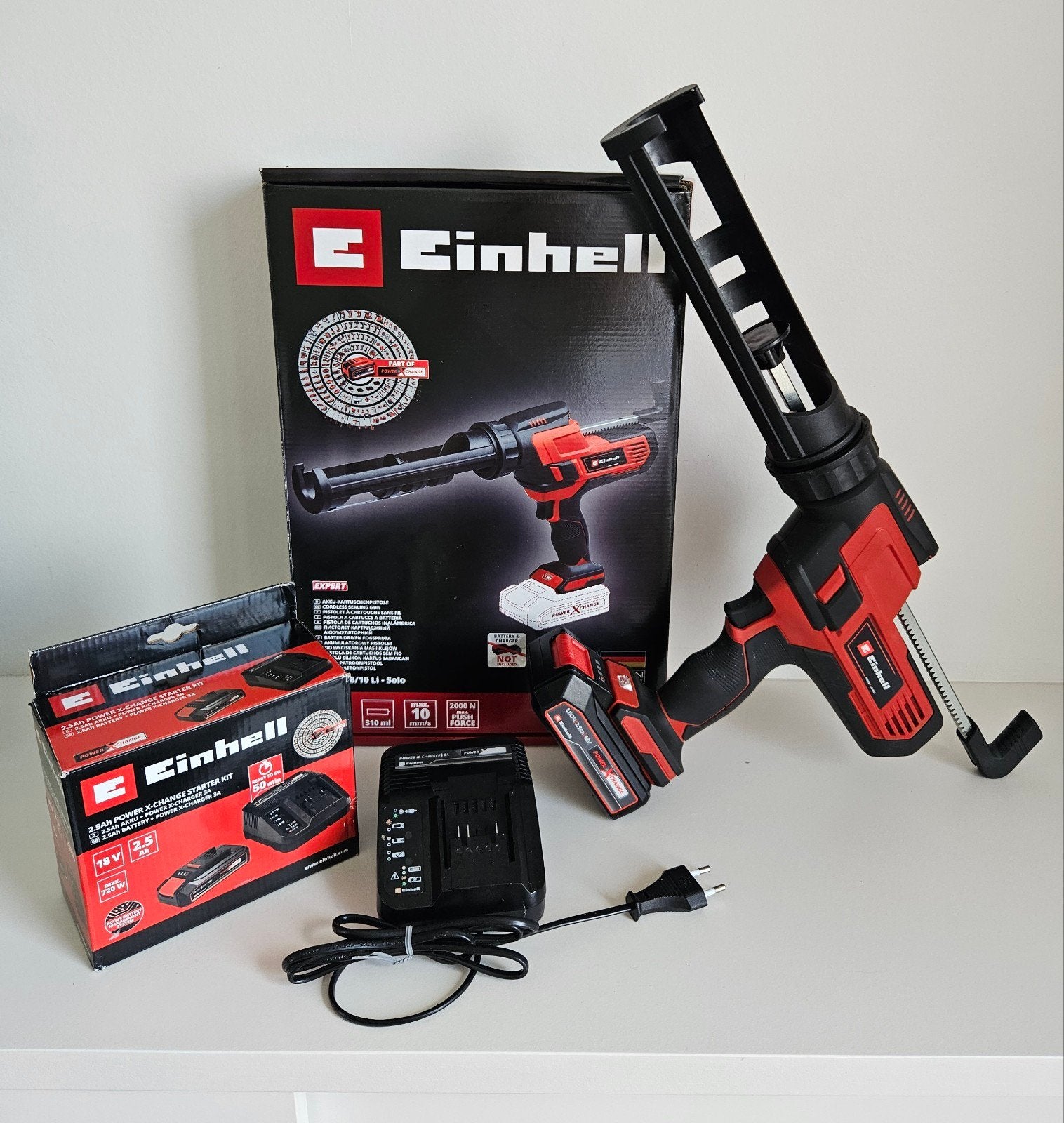 Pistolet à calfeutrer Einhell avec batterie et chargeur (1 d, Bricolage & Construction, Outillage | Foreuses, Comme neuf, Autres types