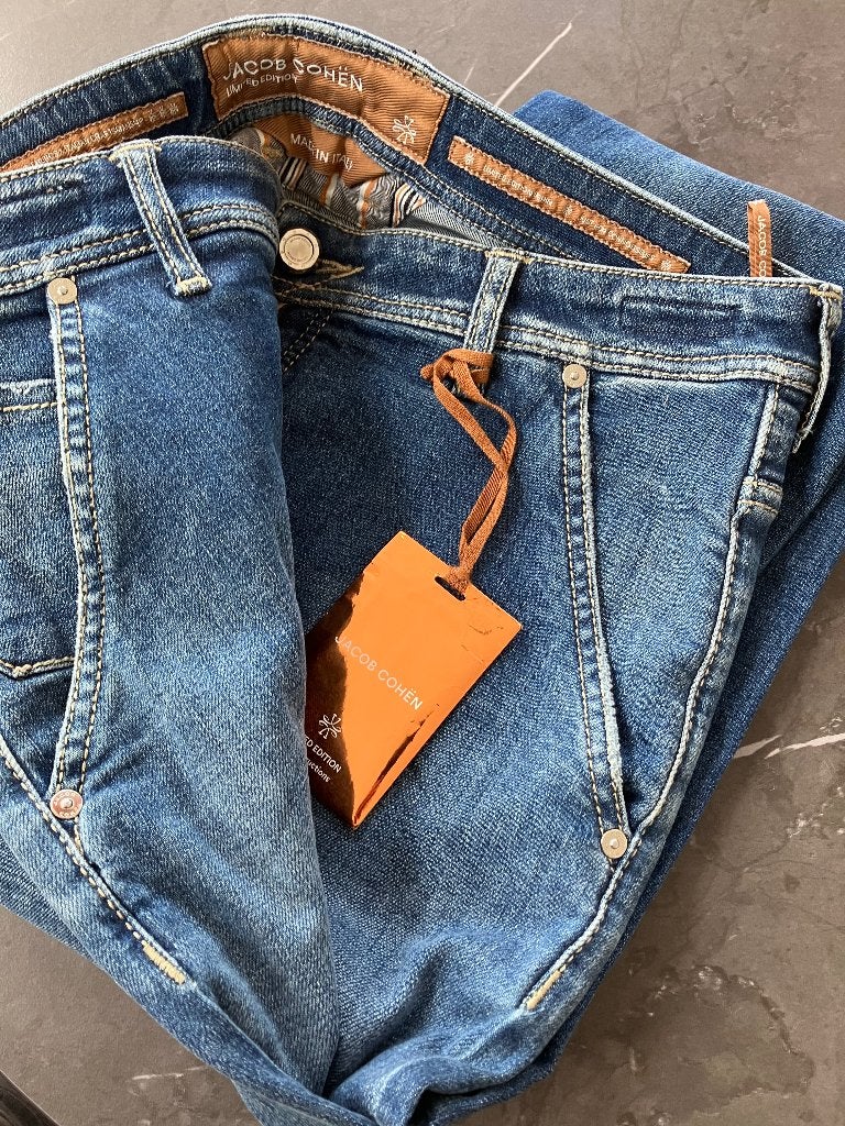 Jacob Cohen jeans Nieuw mt34, Kleding | Heren, Verzenden, Nieuw, Blauw, W33 - W34 (confectie 48/50)