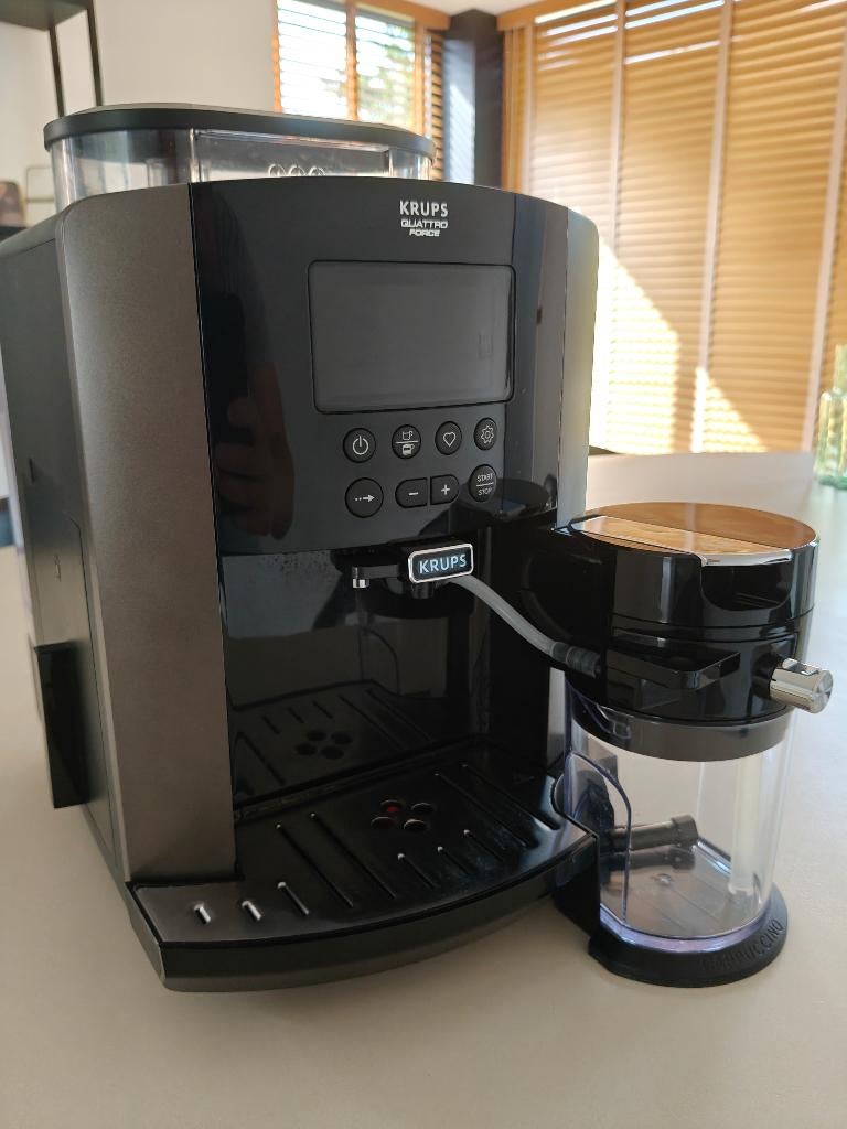 Krups Quattro Force volautomatisch espresso machine, Ophalen, Afneembaar waterreservoir, Gebruikt, Espresso apparaat