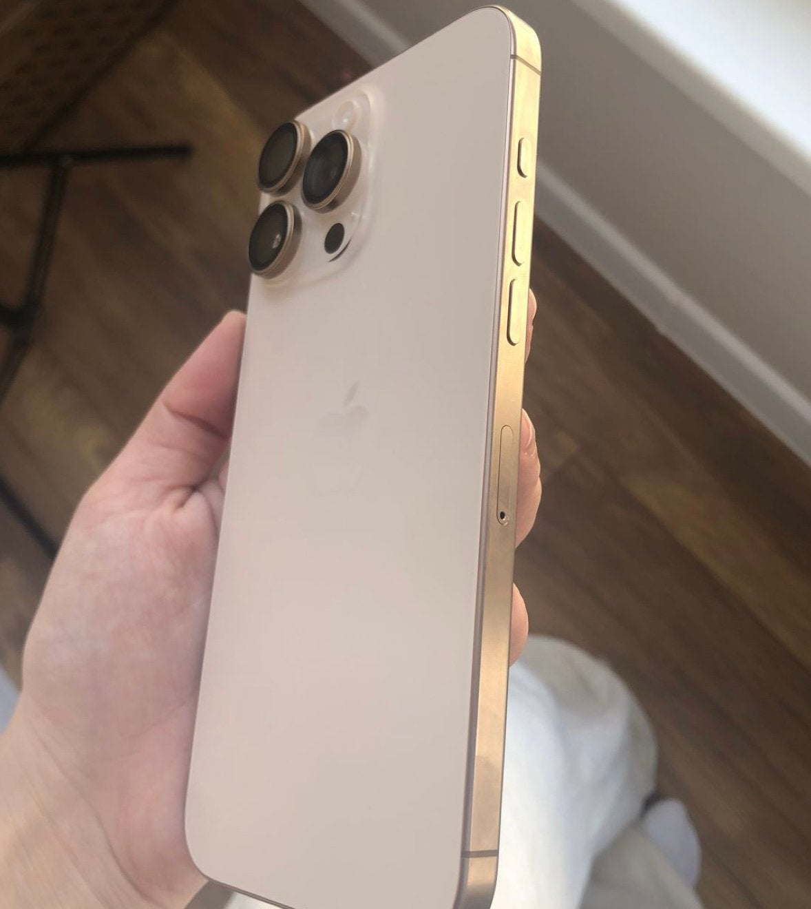 İphone 16 pro nax 256 GB titanium gold, Enlèvement ou Envoi, Comme neuf