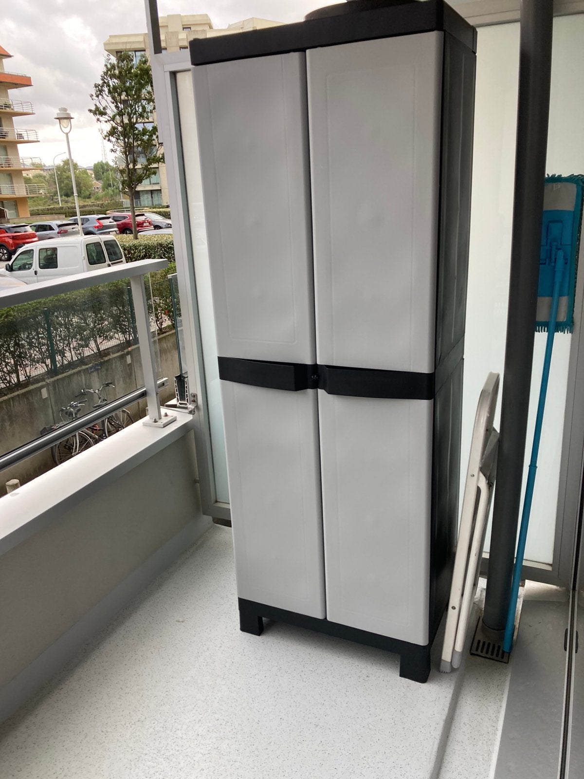 Kast in pvc met leggers, Ophalen, Zo goed als nieuw