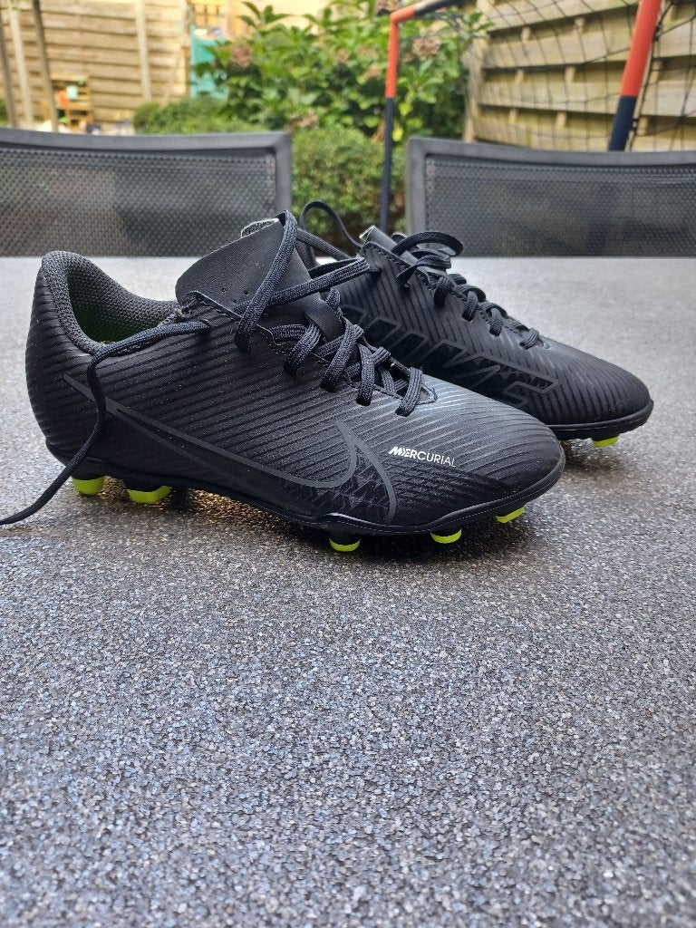 Voetbalschoen kind, Sport en Fitness, Ophalen, Nieuw, Schoenen