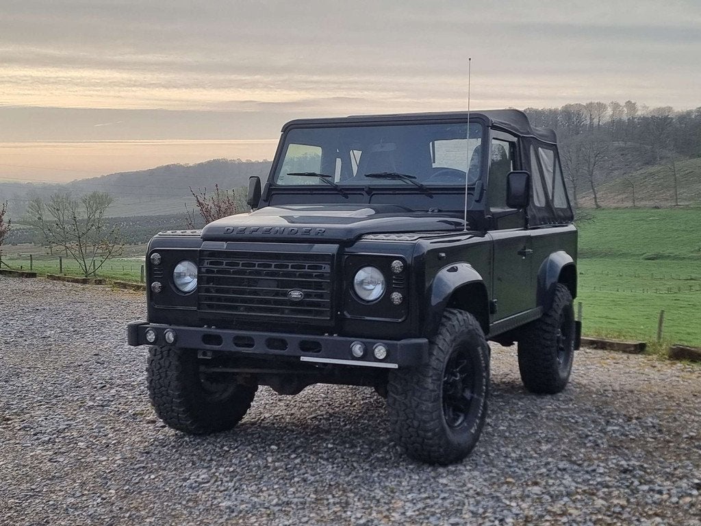 Land Rover Defender 2.4 Turbo - D * CABRIOLET * SERIE BEL AI, 90 kW, Gebruikt, Zwart, 4 cilinders