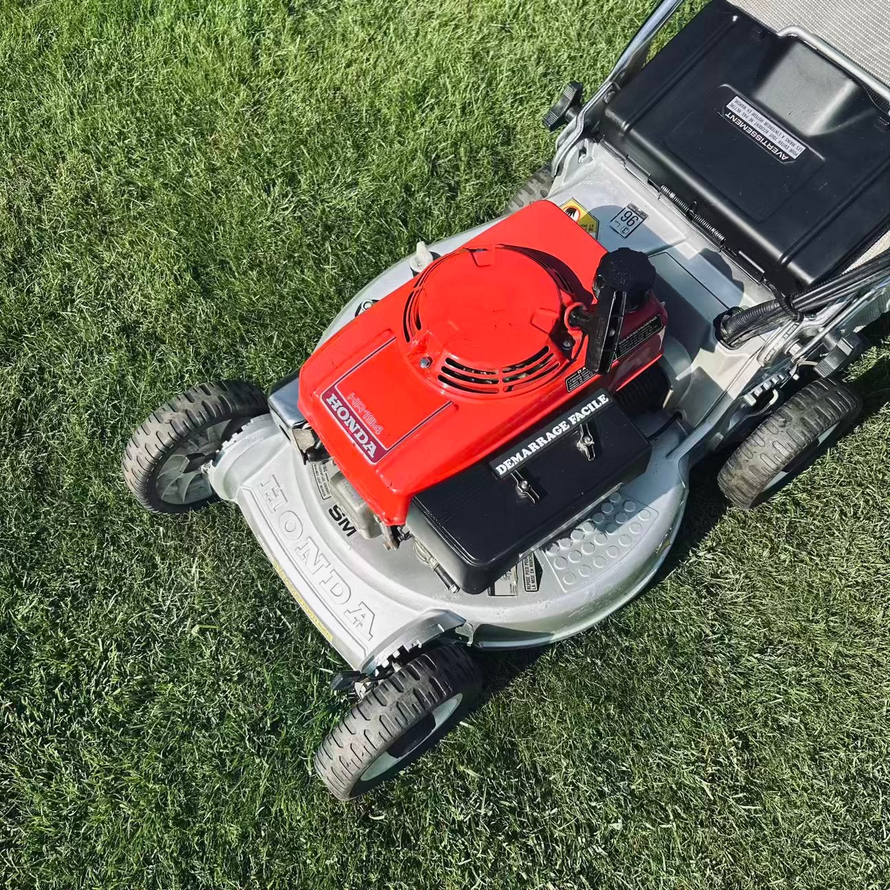 Honda HR194 - nouvelle batterie et un entretien neuf !, Enlèvement, Comme neuf, Tondeuses à gazon à essence, Démarrage électrique
