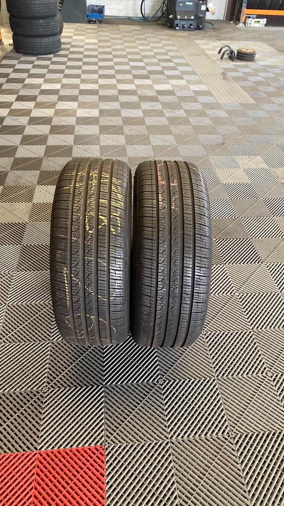 225/40/19-93 v merk pirelli all seasoen per stuk 80 eur, Ophalen, Zo goed als nieuw
