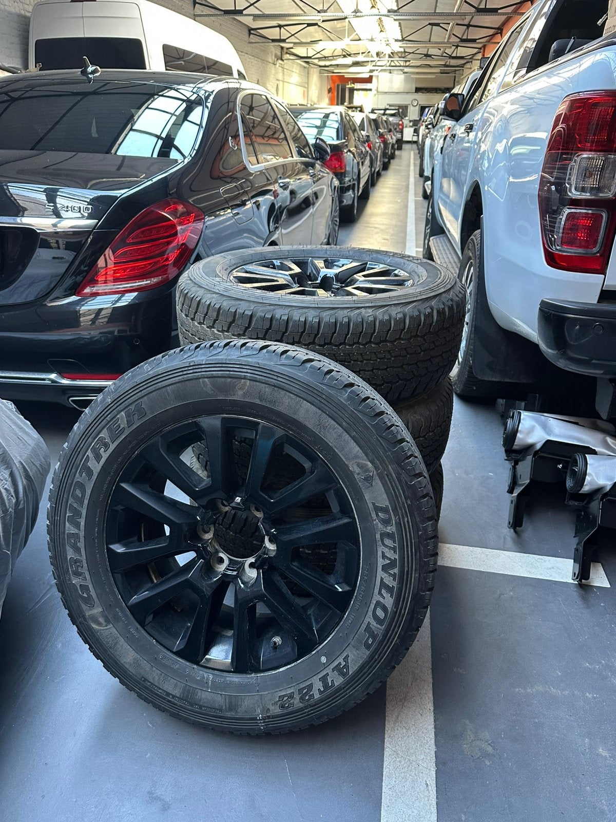 Velgen en banden van Toyota Land Cruiser & Hilux, Ophalen, 18 inch, Banden en Velgen