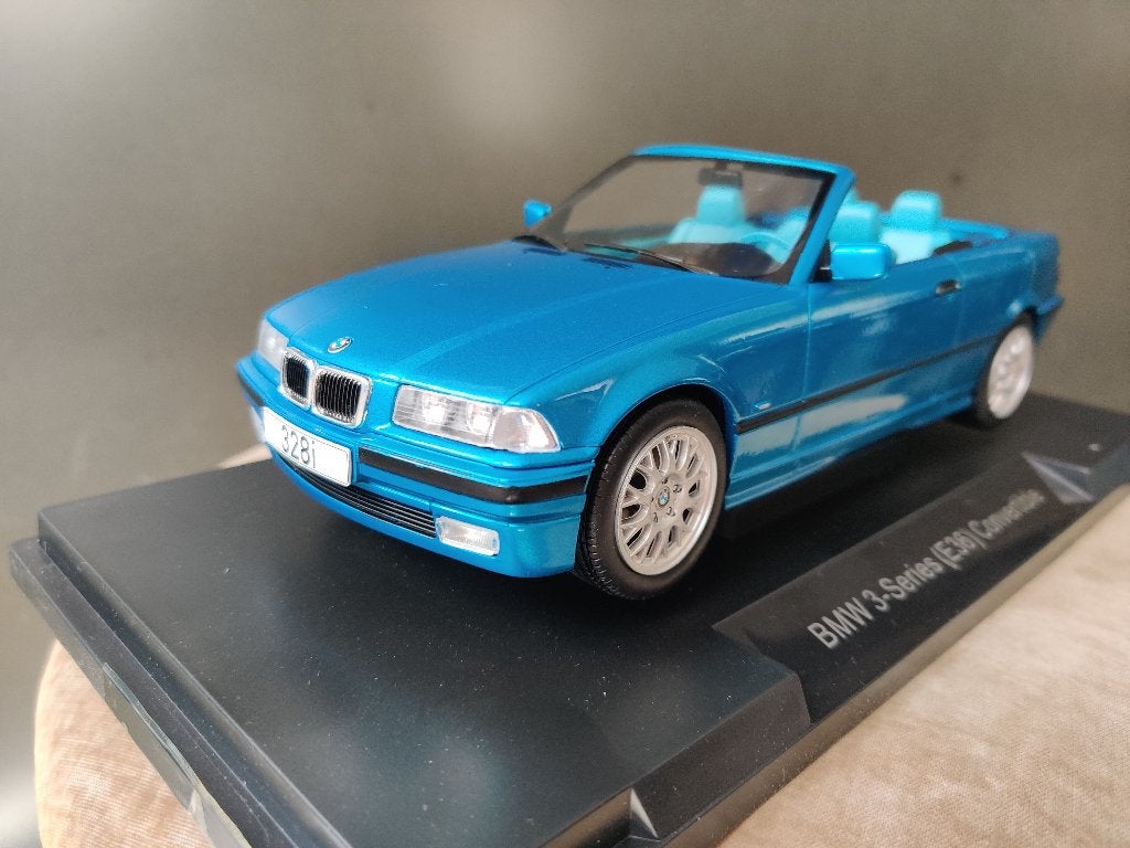 BMW 328i E36 cabriolet MCG 1:18e neuve, en boîte., Enlèvement ou Envoi, Neuf, Voiture, Autres marques