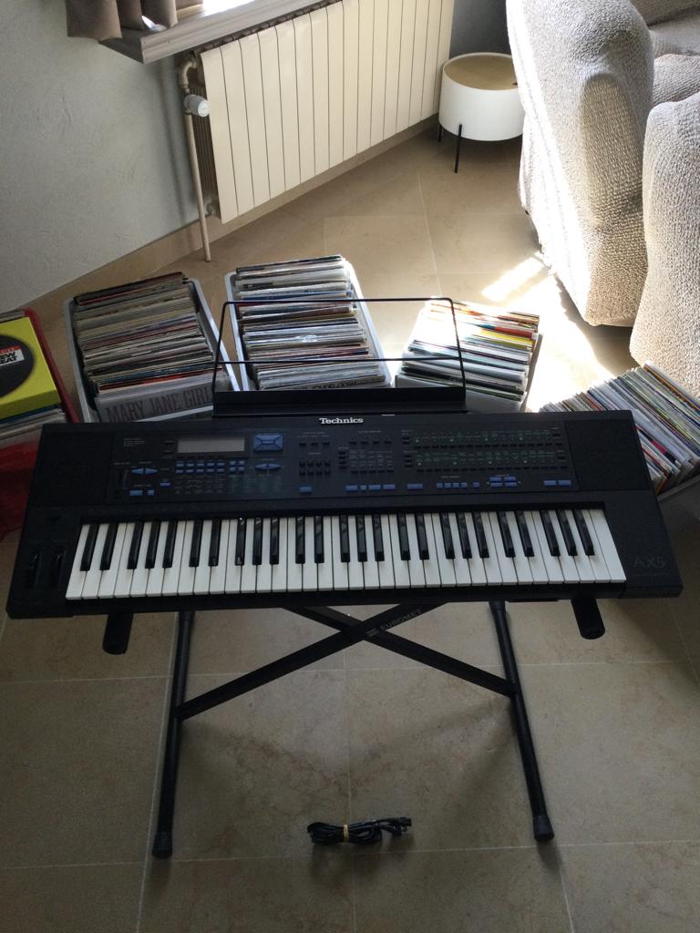 Synthétiser Piano Technics AX5, Musique & Instruments, Enlèvement, Comme neuf, Autres marques, Avec pied