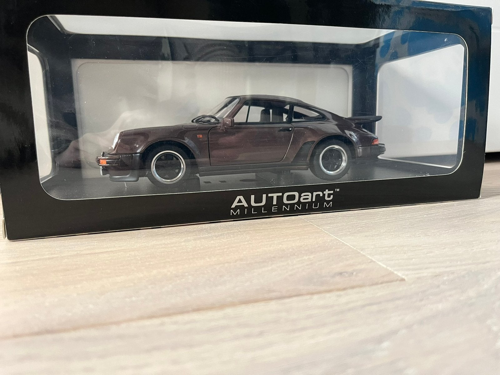 Porsche 911 (930) Turbo 1986 Brown #77973 Autoart 1:18, Envoi, Comme neuf, Voiture, Autoart