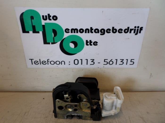 Serrure portière mécanique 2portes gauche d'un Fiat Seicen, Autos : Pièces & Accessoires, -, 3 mois de garantie, Utilisé, Fiat