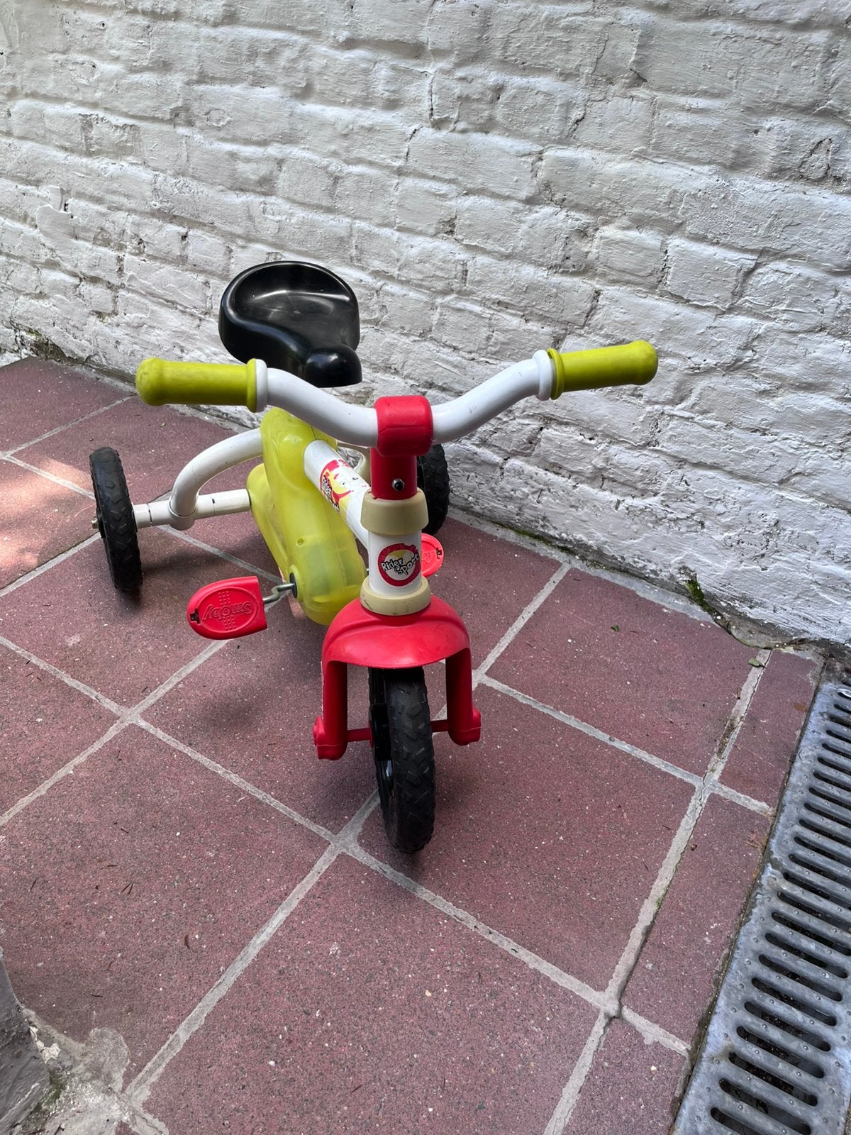 Tricycle Smoby – Bon état, prêt pour de nouvelles aventures, Vélos & Vélomoteurs, Enlèvement, Utilisé