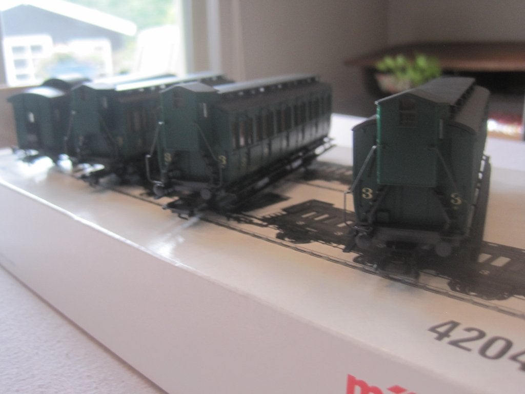MÄRKLIN 4-DELIG OLDTIMER PERSONEN RIJTUIGEN NMBS, Wisselstroom, Treinset, Ophalen of Verzenden, Zo goed als nieuw