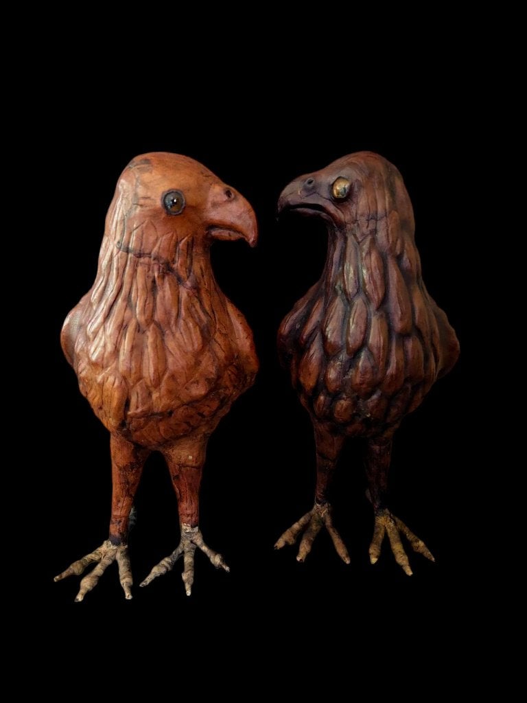 Deux anciens aigles anglais en cuir, yeux verre., Antiquités & Art, Enlèvement