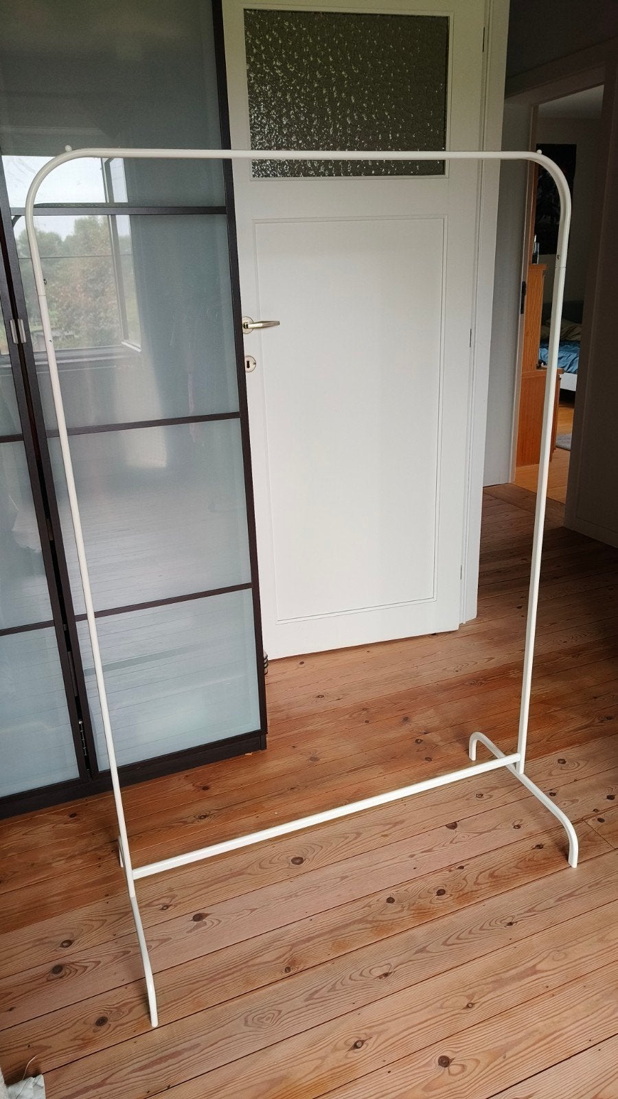 Porte-vêtements blanc IKEA Mulig, Vêtements | Femmes, Enlèvement, Utilisé