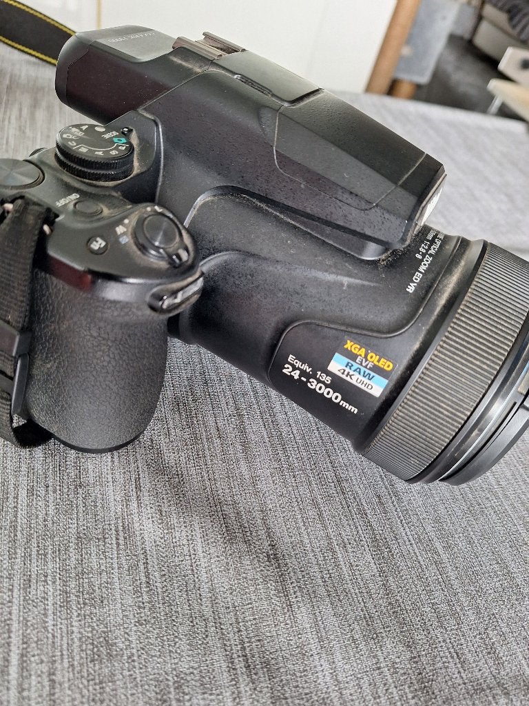 Nikon Coolpix P1000 compactcamera met 125 optische zoom, Appareil photo bridge, Enlèvement, Utilisé, 8 fois ou plus