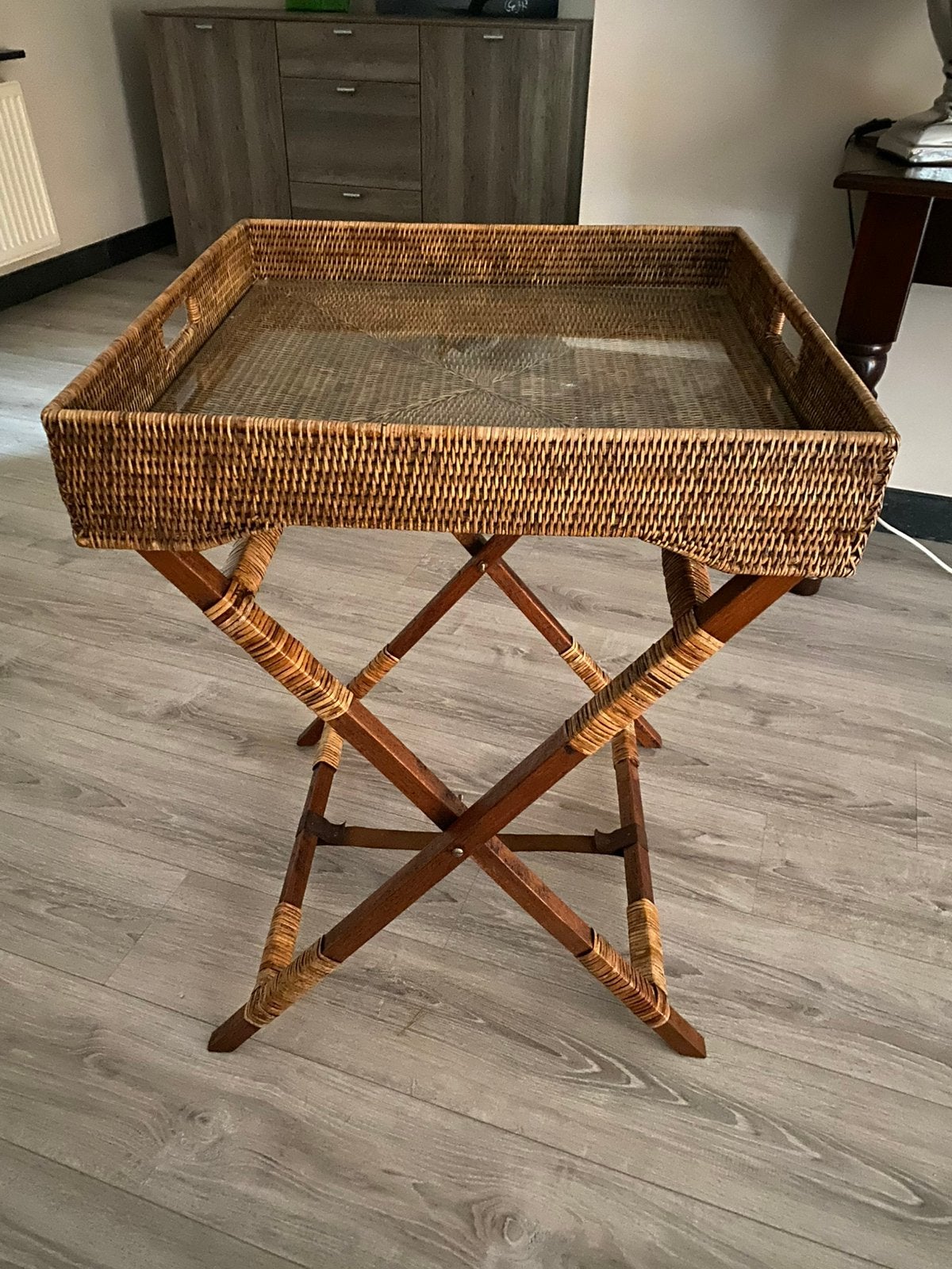 Dienblad met glasplaat 80x80 op onderstel, Huis en Inrichting, Ophalen, Zo goed als nieuw, Afneembaar, Dienblad