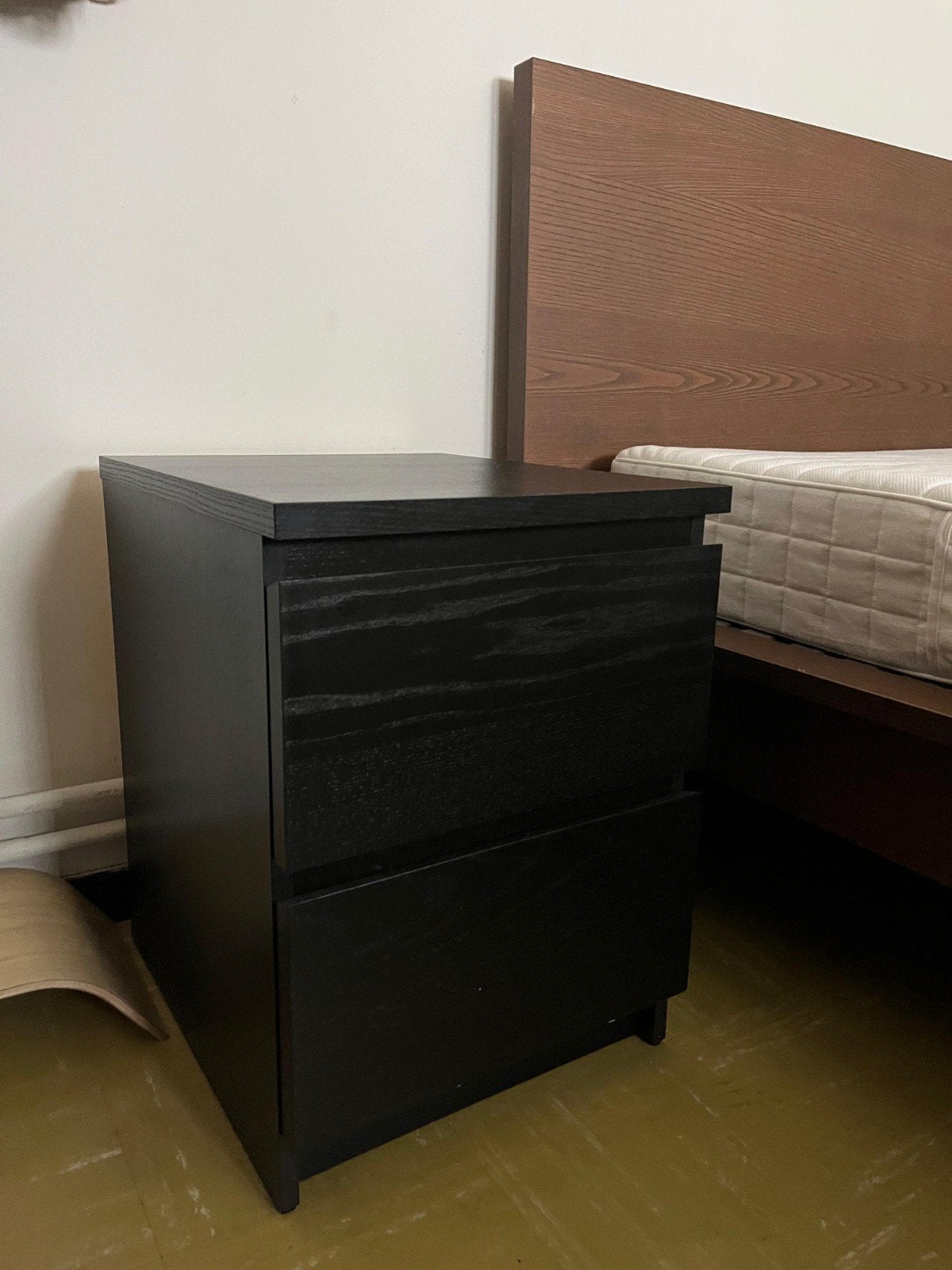 Ikea Nachtkastjes 2x Donkerbruin/Zwart, Comme neuf, Moins de 45 cm, Enlèvement, 55 à 70 cm