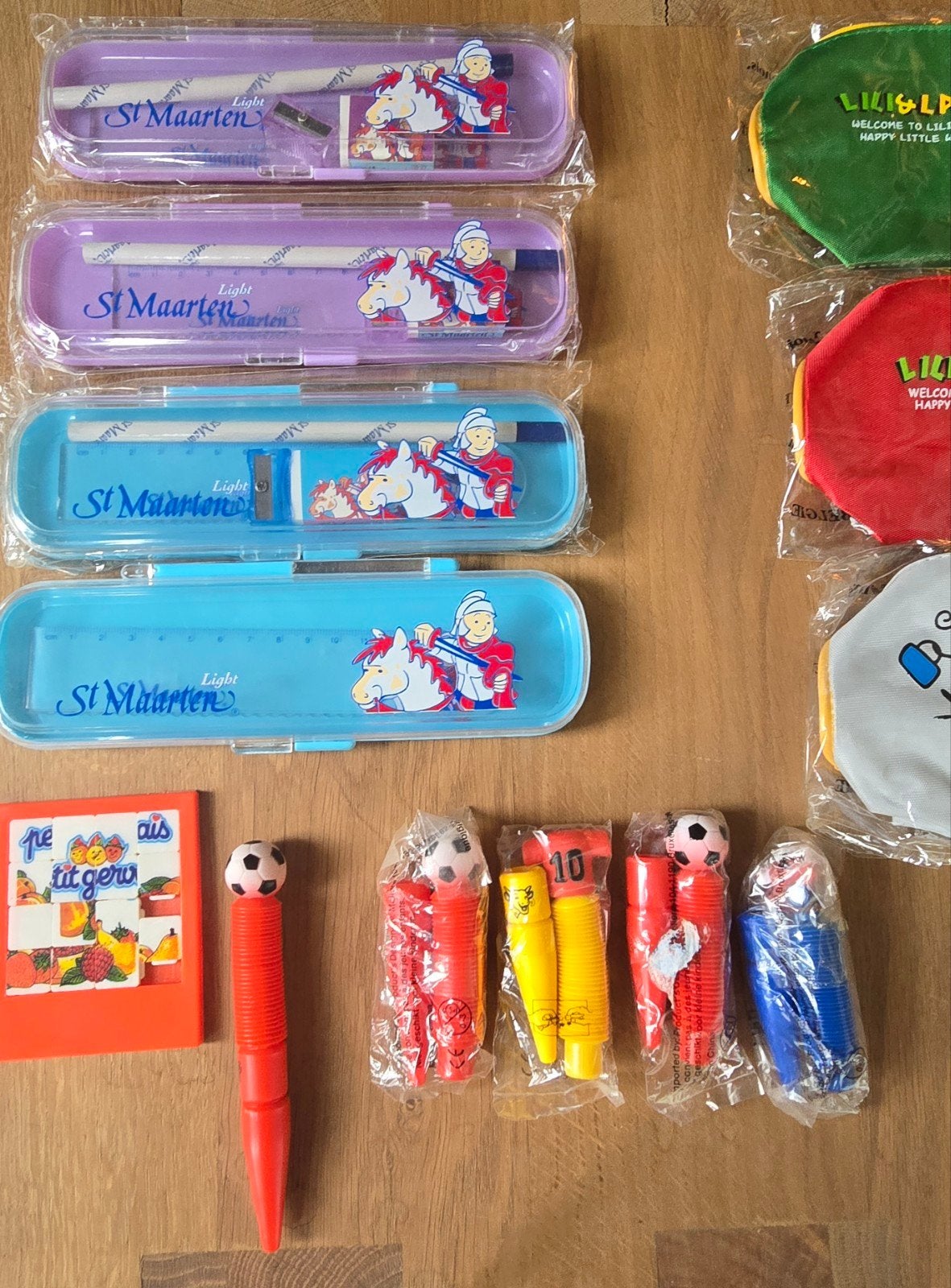 Lot van 13 vintage schoolartikelen – Pennendoosjes, etuis,.., Hobby en Vrije tijd, Ophalen of Verzenden