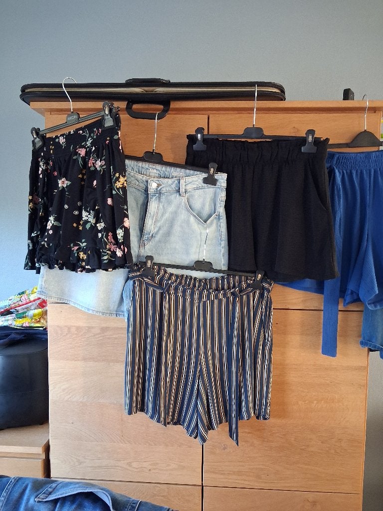 Shorten, rokjes, kleedjes, jeansbroeken-rokken enz, Kleding | Dames, Grote Maten, Ophalen of Verzenden, Zo goed als nieuw